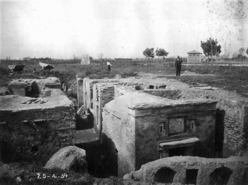 Vista de las excavaciones de las tumbas de la antigua O.N.C. en 1939