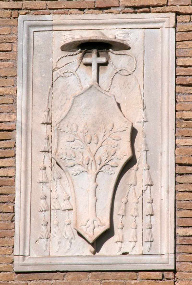 Escudo de armas del cardenal Giuliano della Rovere del Castillo de Ostia Antigua